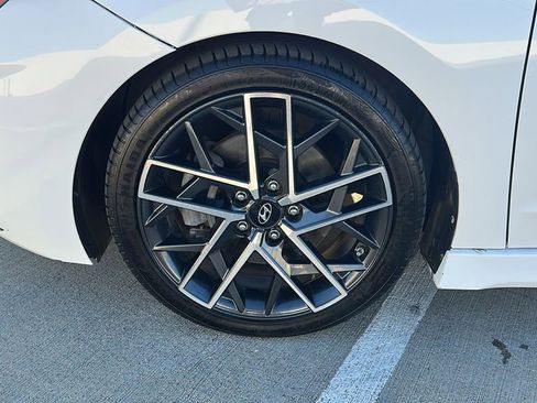 Used 2019 Hyundai Elantra Sport w/ Cargo Package image 8
