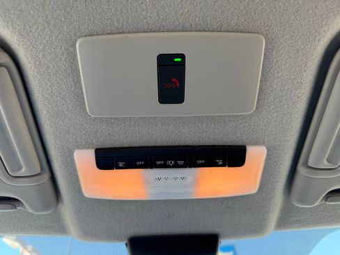Used 2024 Nissan Kicks SR FWD image 20