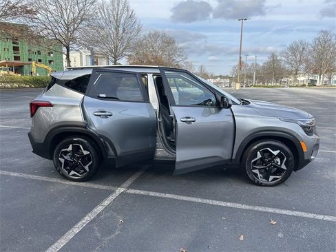 Certified 2025 Kia Seltos S image 11