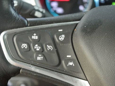 Used 2018 Chevrolet Equinox Premier FWD image 16