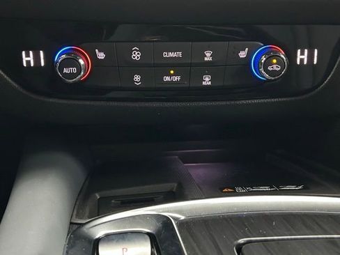 Used 2023 Buick Enclave Essence w/ Sport Touring Edition image 23