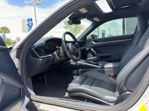 Used 2025 Porsche 911 Carrera RWD image 5