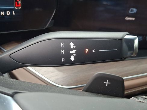 New 2026 Chevrolet Suburban High Country image 7