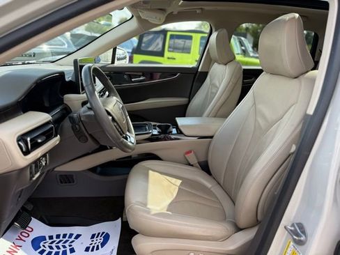 Used 2022 Lincoln Nautilus Reserve w/ Equipment Group 201A image 2