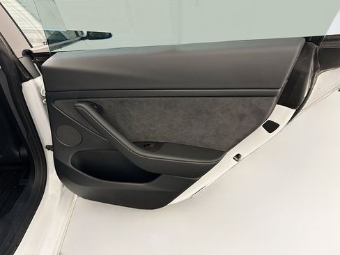 Used 2022 Tesla Model 3 Performance image 31
