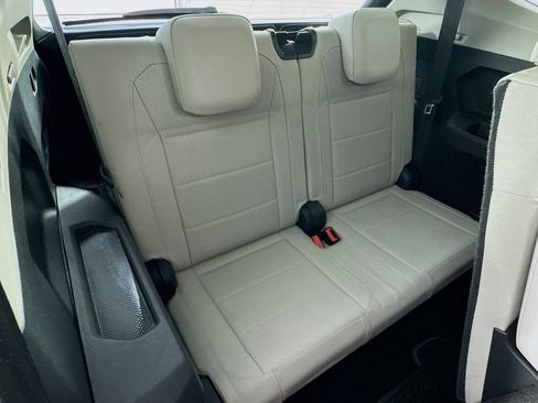 Used 2019 Volkswagen Tiguan SE w/ Panoramic Sunroof Package FWD image 44