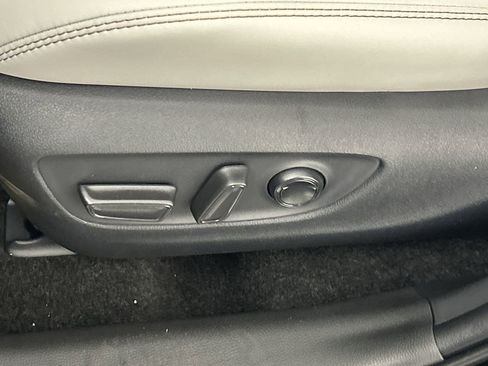 New 2025 Toyota RAV4 Limited image 19