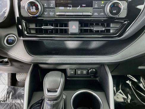 Used 2021 Toyota Highlander XSE AWD/4WD image 21