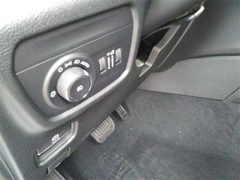 New 2025 Jeep Grand Cherokee Limited w/ Trailer Tow Package image 27