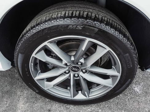 Used 2021 Audi Q3 2.0T Premium w/ Black Optic Sport Package image 6