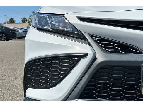 Used 2022 Toyota Camry SE image 45