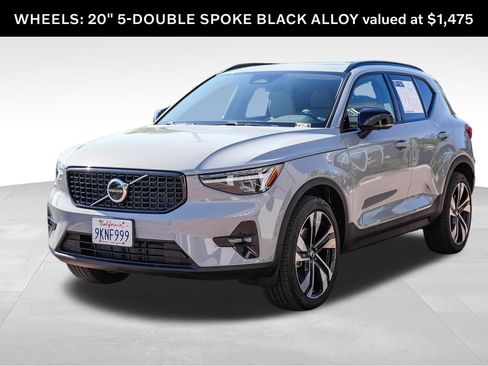 Used 2024 Volvo XC40 B5 Plus w/ Climate Package AWD/4WD image 3