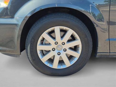 Used 2012 Chrysler Town & Country Touring-L w/ Entertainment Group #2 FWD image 25