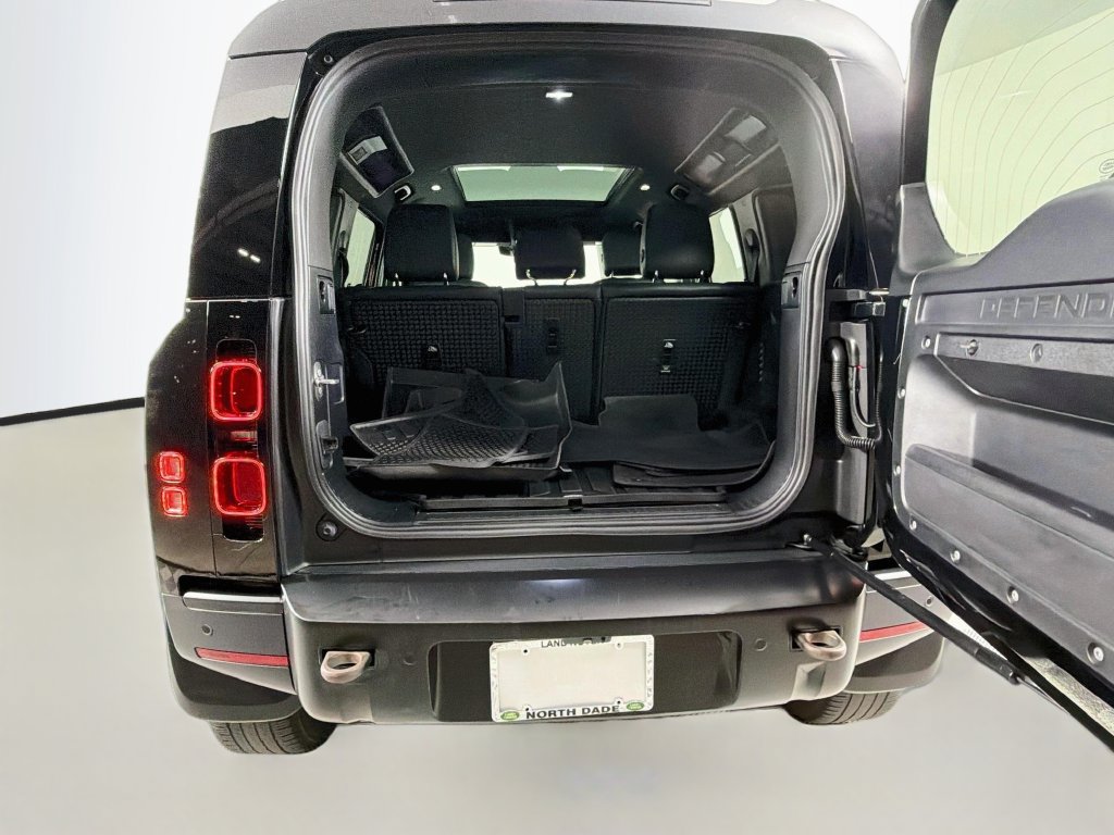 Certified 2024 Land Rover Defender 110 S AWD/4WD image 28