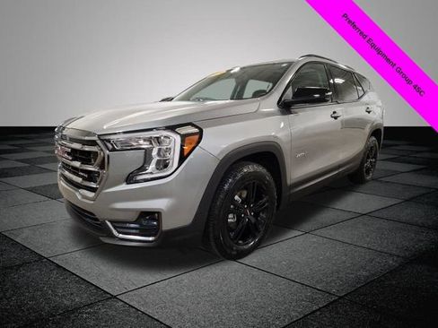 Used 2024 GMC Terrain AT4 AWD/4WD image 8