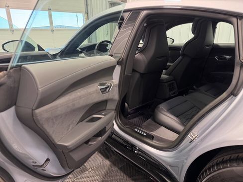 Used 2024 Audi e-tron GT Premium Plus w/ Performance Package image 19