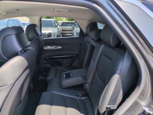 Used 2025 Genesis GV70 2.5T AWD/4WD image 21