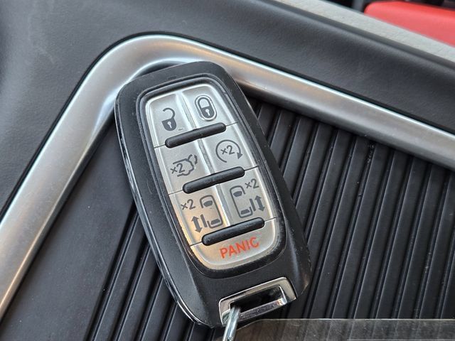 Certified 2023 Chrysler Pacifica Touring-L FWD image 35