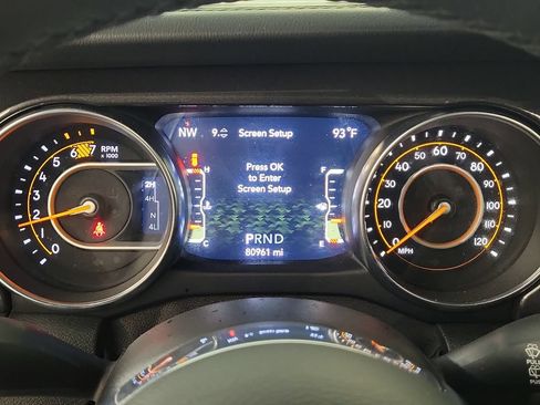 Used 2021 Jeep Wrangler Unlimited Sahara AWD/4WD image 17