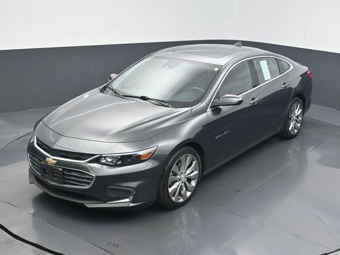Used 2017 Chevrolet Malibu Premier w/ Premier Sun and Wheel Package image 9