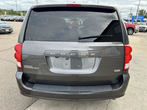 Used 2018 Dodge Grand Caravan SE FWD image 6