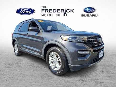 Used 2020 Ford Explorer XLT w/ Equipment Group 202A AWD/4WD image 3