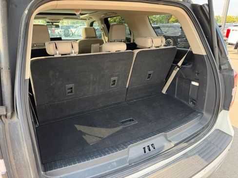 Used 2023 Ford Expedition XLT AWD/4WD image 20