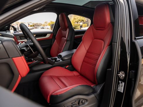 New 2026 Porsche Cayenne S image 5