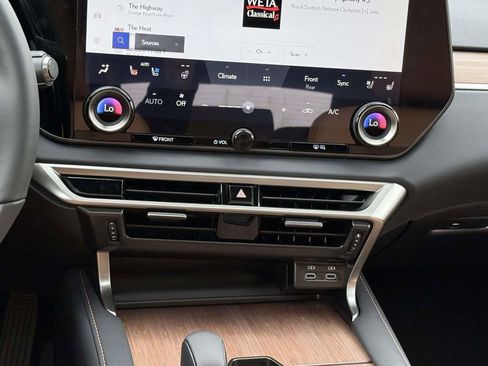 Used 2026 Lexus RX 350h image 14