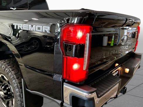 Used 2025 Ford F250 Lariat w/ Lariat Ultimate Package AWD/4WD image 28