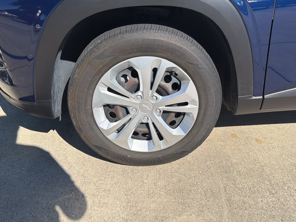 Used 2024 Chevrolet Trax LS FWD image 11