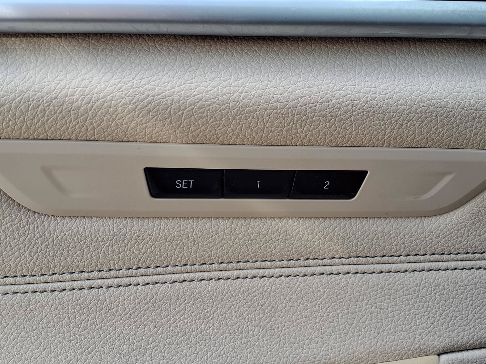 Used 2019 BMW 540i w/ Convenience Package RWD image 8
