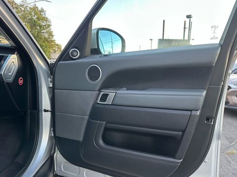 Used 2014 Land Rover Range Rover Sport SE image 15