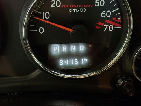 Used 2016 Jeep Wrangler Unlimited Rubicon AWD/4WD image 8
