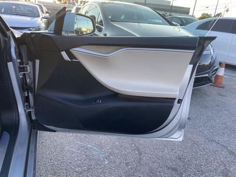 Used 2017 Tesla Model S 75D image 29