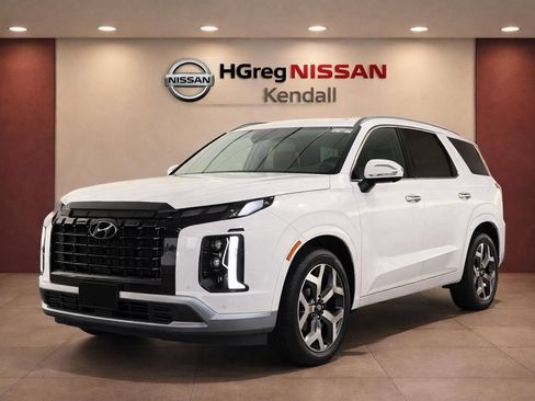 Used 2025 Hyundai Palisade SEL FWD image 3