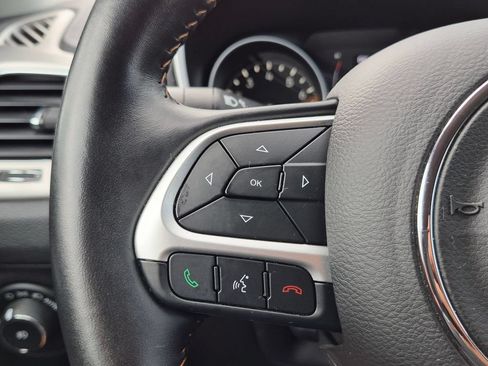 Used 2020 Jeep Compass Latitude AWD/4WD image 12