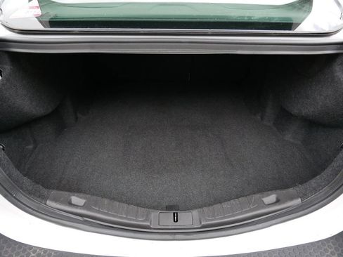Used 2016 Ford Fusion SE w/ Equipment Group 202A FWD image 10