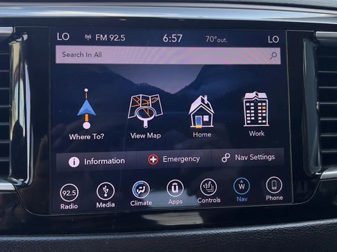 Used 2018 Chrysler Pacifica Touring-L Plus FWD image 31