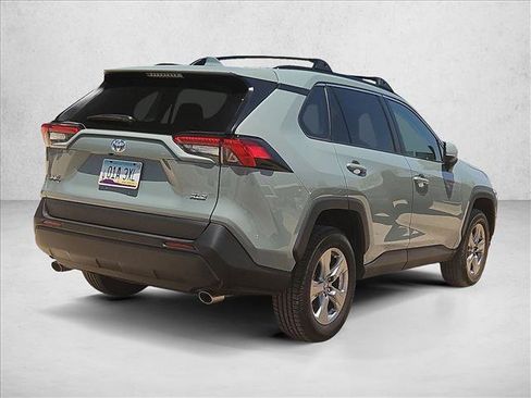 Used 2022 Toyota RAV4 XLE w/ Convenience Package FWD image 5