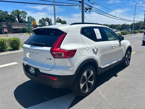 Used 2025 Volvo XC40 B5 Plus AWD/4WD image 5