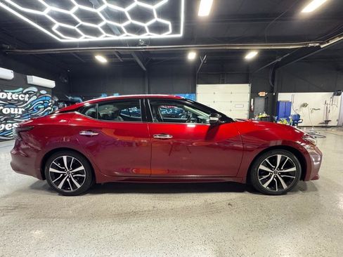 Used 2023 Nissan Maxima SL FWD image 6