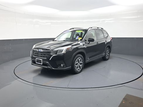 Used 2023 Subaru Forester Premium AWD/4WD image 7