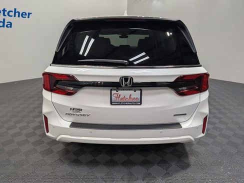 New 2026 Honda Odyssey Touring image 5