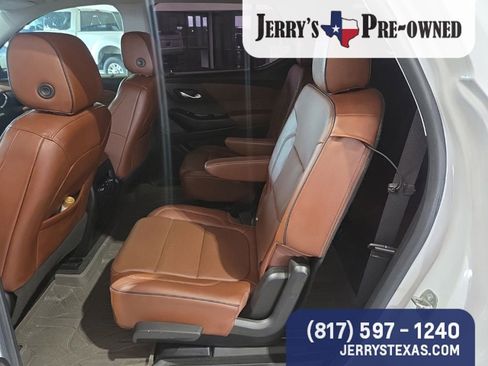 Used 2020 Chevrolet Traverse High Country FWD image 17