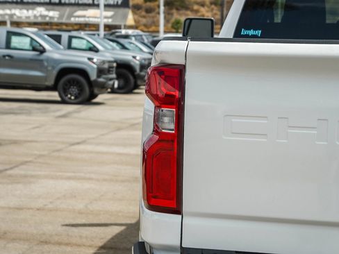Used 2022 Chevrolet Silverado 2500 High Country w/ Technology Package AWD/4WD image 7