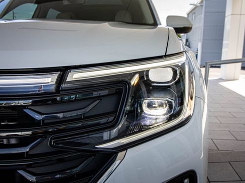 Used 2025 Volkswagen Atlas SEL Premium R-Line image 7