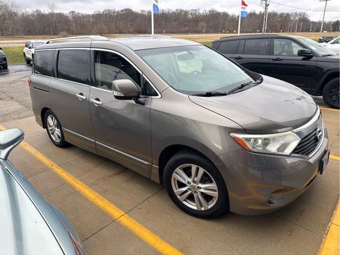Used 2015 Nissan Quest SL w/ Tow Package image 5