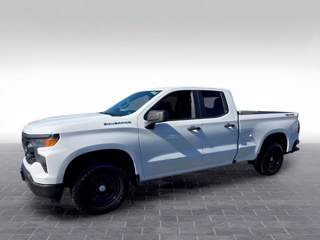 Used 2022 Chevrolet Silverado 1500 W/T w/ WT Convenience Package AWD/4WD image 3