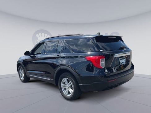 Used 2023 Ford Explorer XLT AWD/4WD image 8
